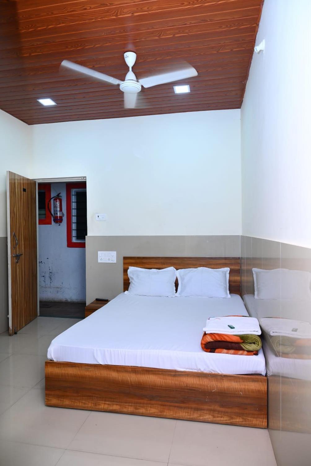 P P Lodging Mangvadi 外观 照片